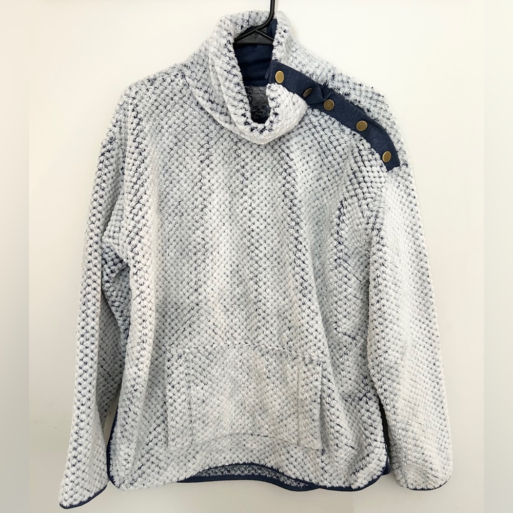 NWOT St. John's Bay White and Navy Blue Cowl Neck Sweater Plush Knit Size Med